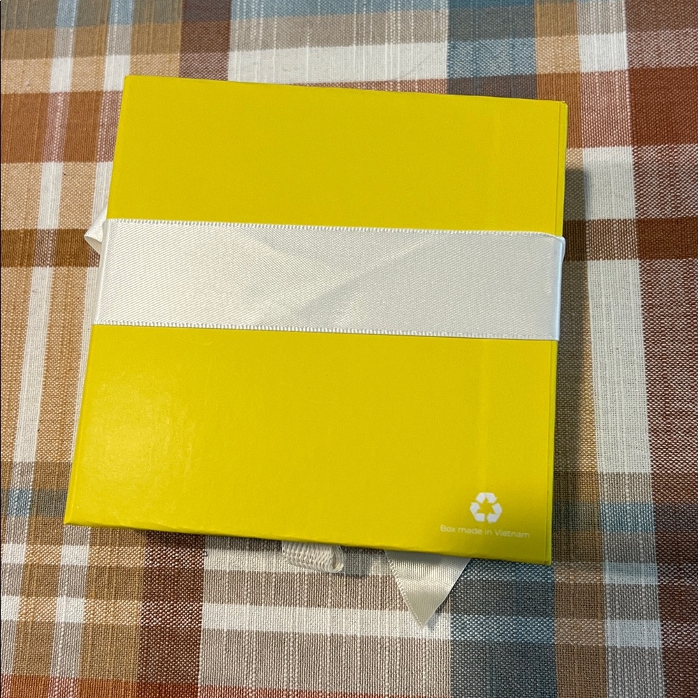 Kendra Scott Gold Hexagon Stud Earrings with Branded Pouch - Picture 9 of 10
